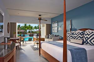 Preferred Club Junior Suite Ocean View Swim-out